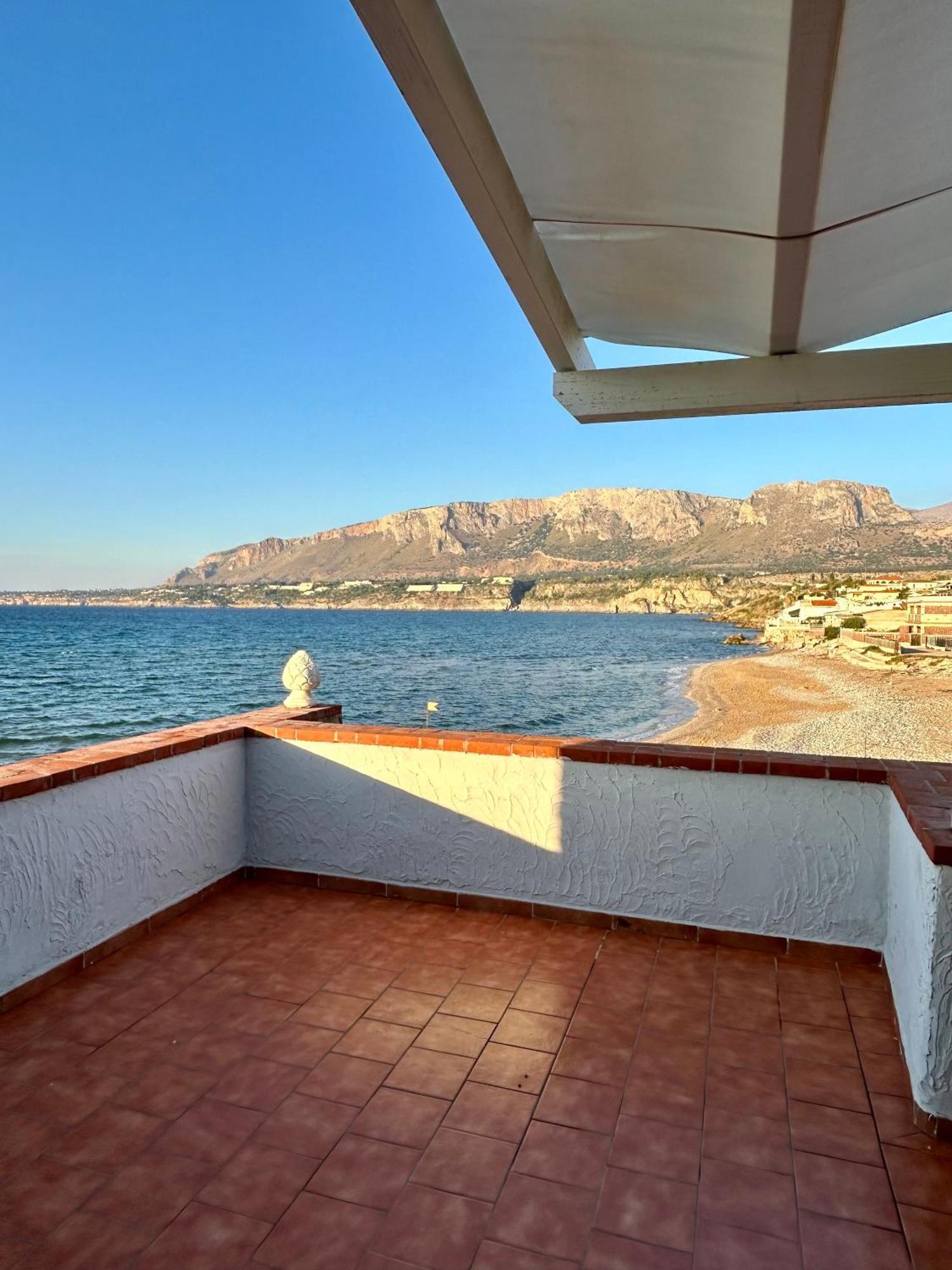 Casa Vacanza Barbera - In Riva Al Mare Villa Trappeto  Exterior photo